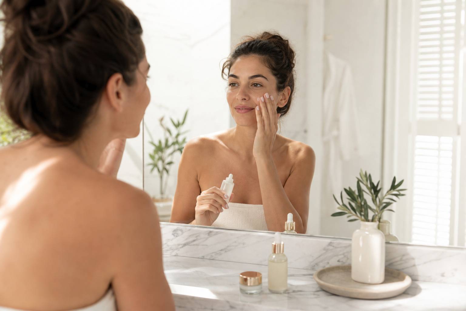 Cómo crear una rutina de skincare para piel mixta con poros dilatados