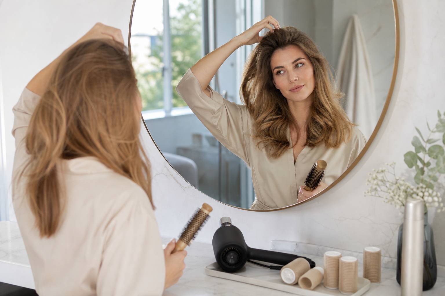 Cómo peinar cabello fino para ganar volumen